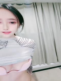 顶级颜值网红女神！白皙皮肤粉嫩美乳！。